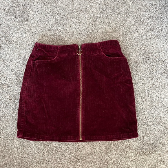 Maroon front zip mini skirt - Picture 1 of 2